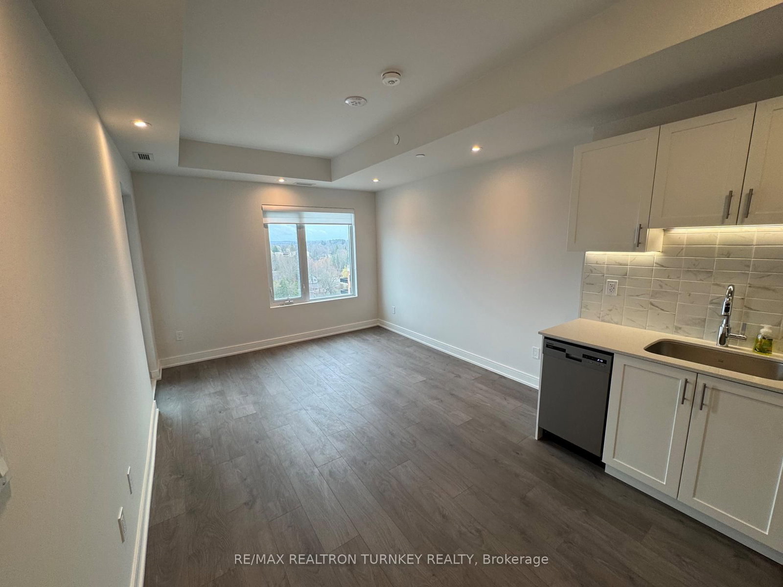 715 Davis Drive, Unit 905 - Photo 4