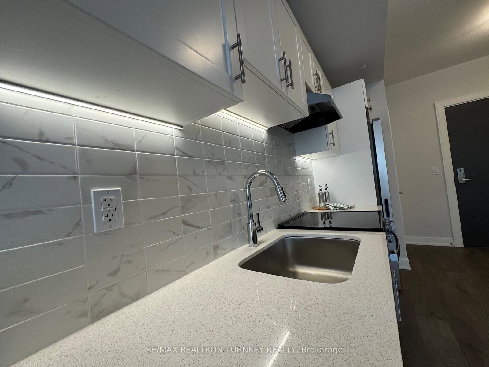 715 Davis Drive, Unit 905 - Photo 9