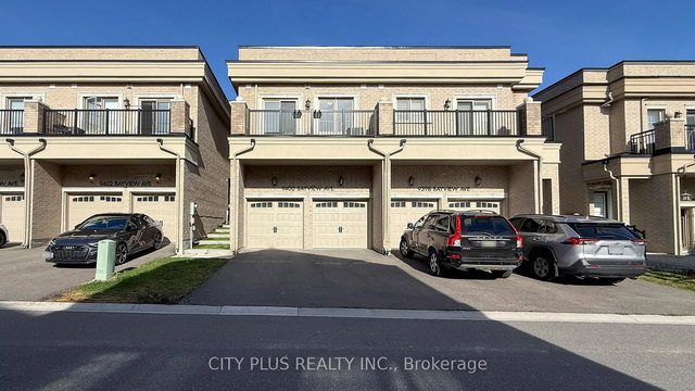 Coach House - 9400 Bayview Avenue