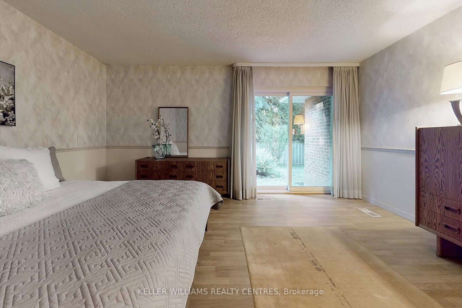 27 Hawthorne Lane - Photo 19