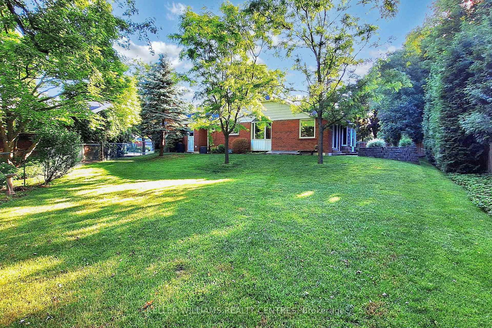 27 Hawthorne Lane - Photo 29