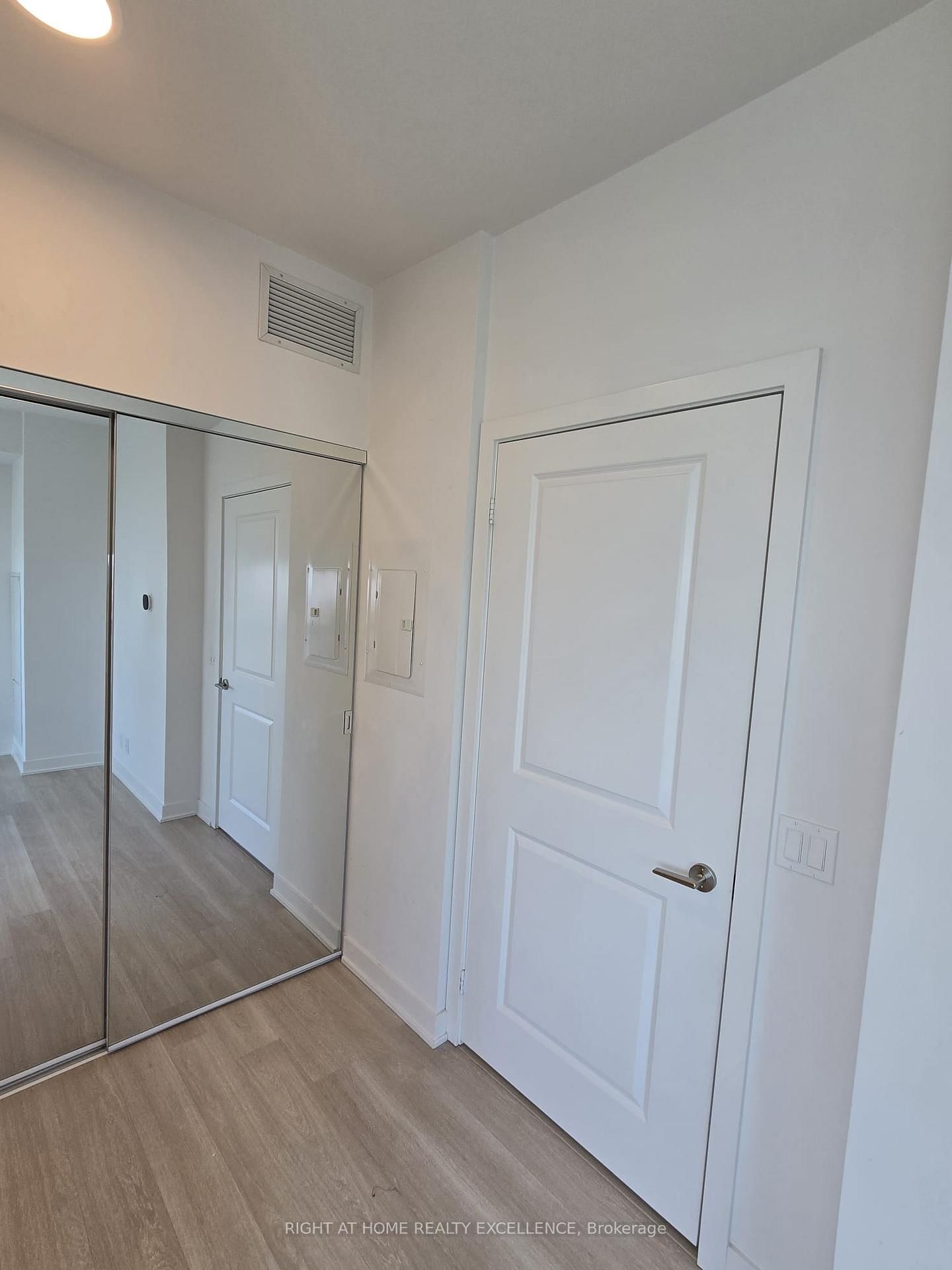 30 Upper Mall Way, Unit 3010 - Photo 11
