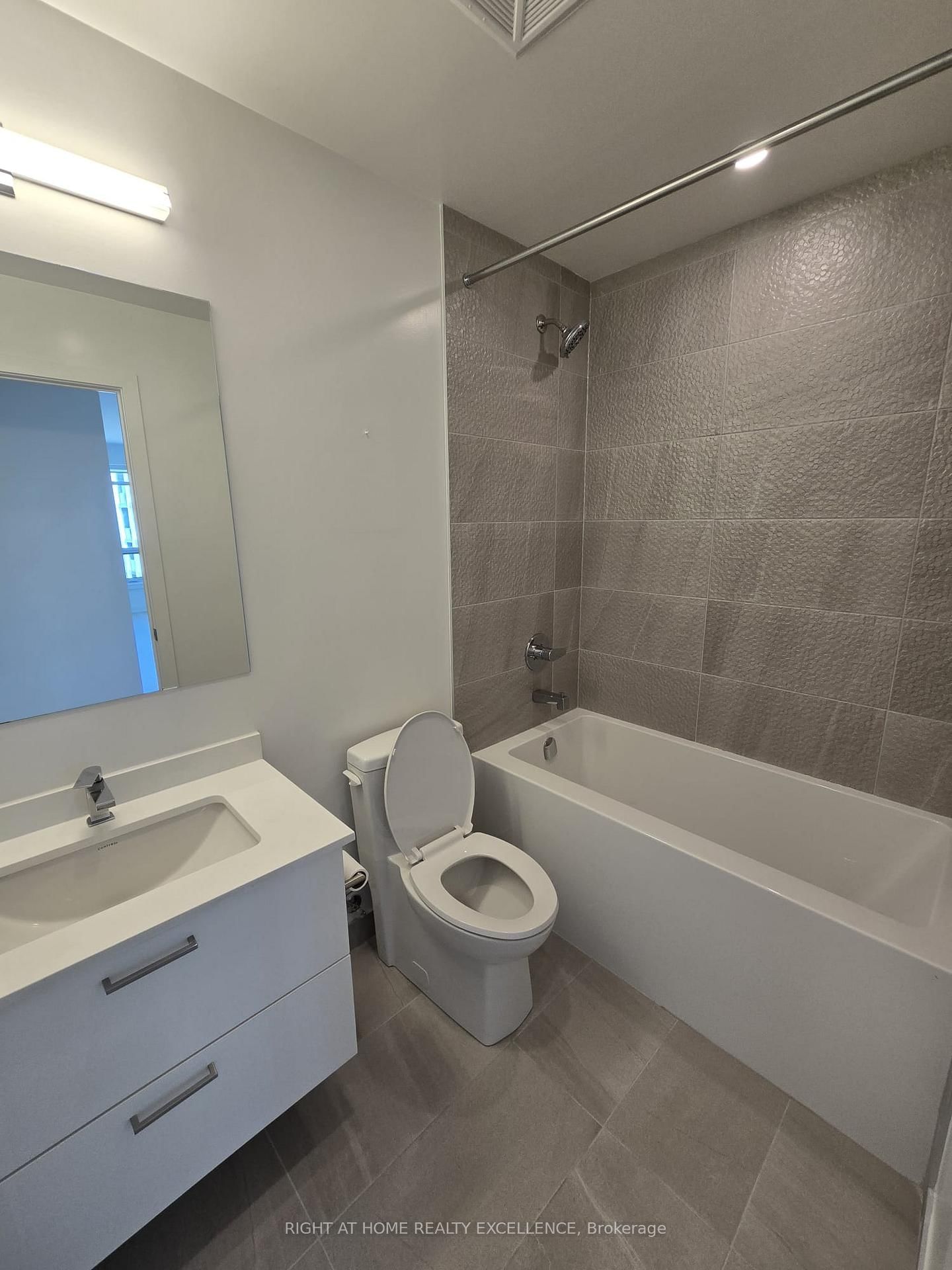 30 Upper Mall Way, Unit 3010 - Photo 18