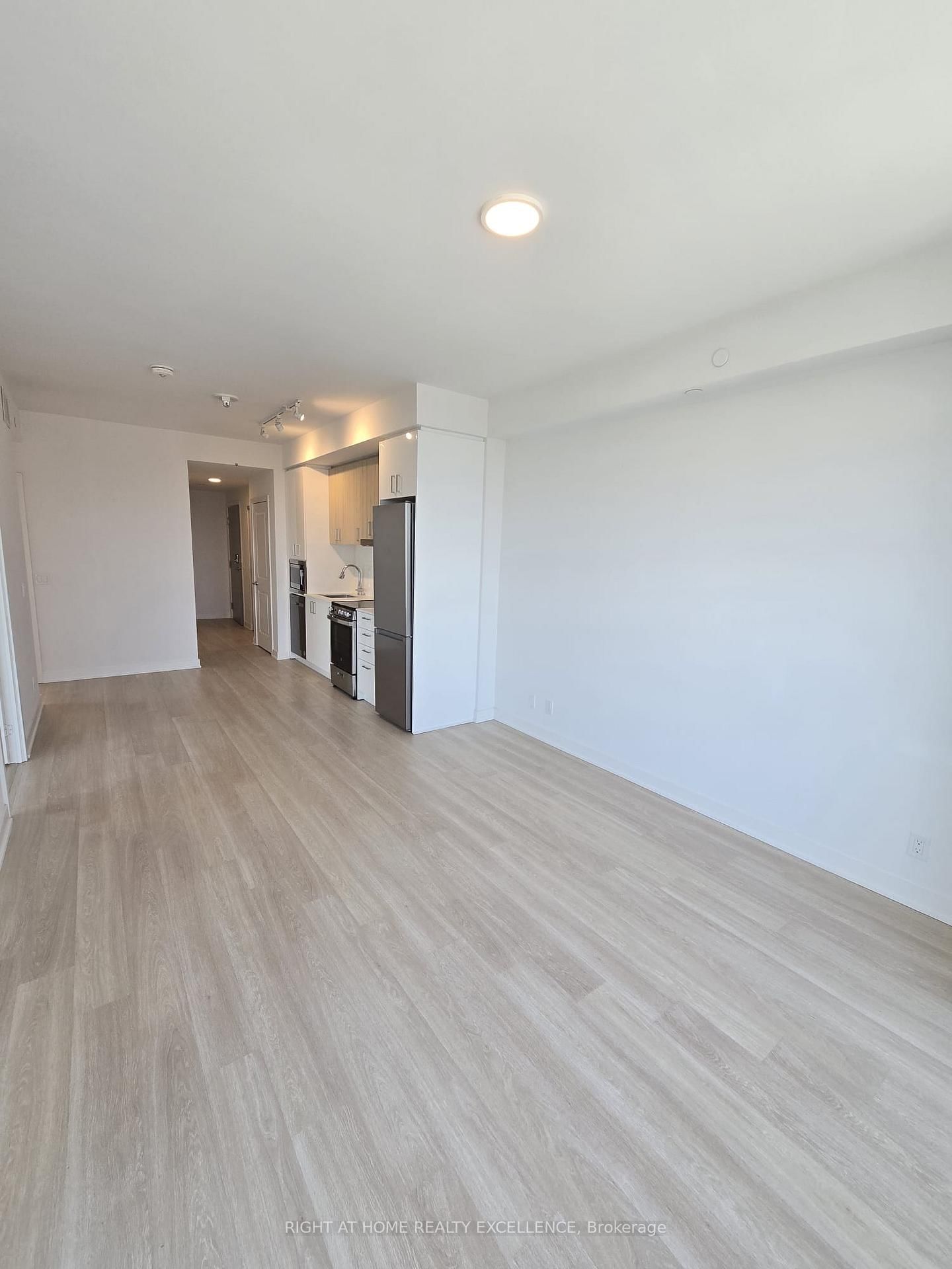 30 Upper Mall Way, Unit 3010 - Photo 3