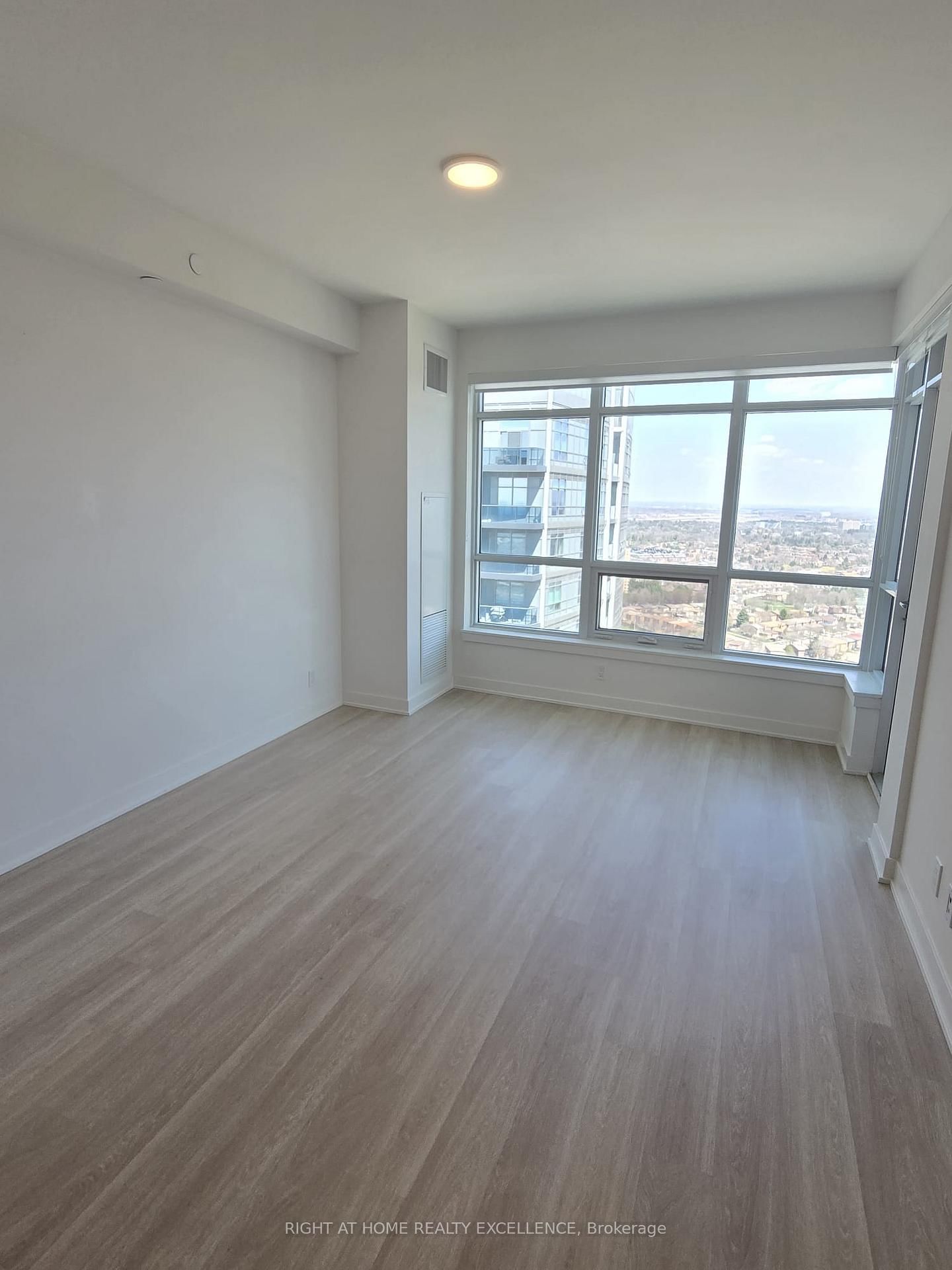 30 Upper Mall Way, Unit 3010 - Photo 5