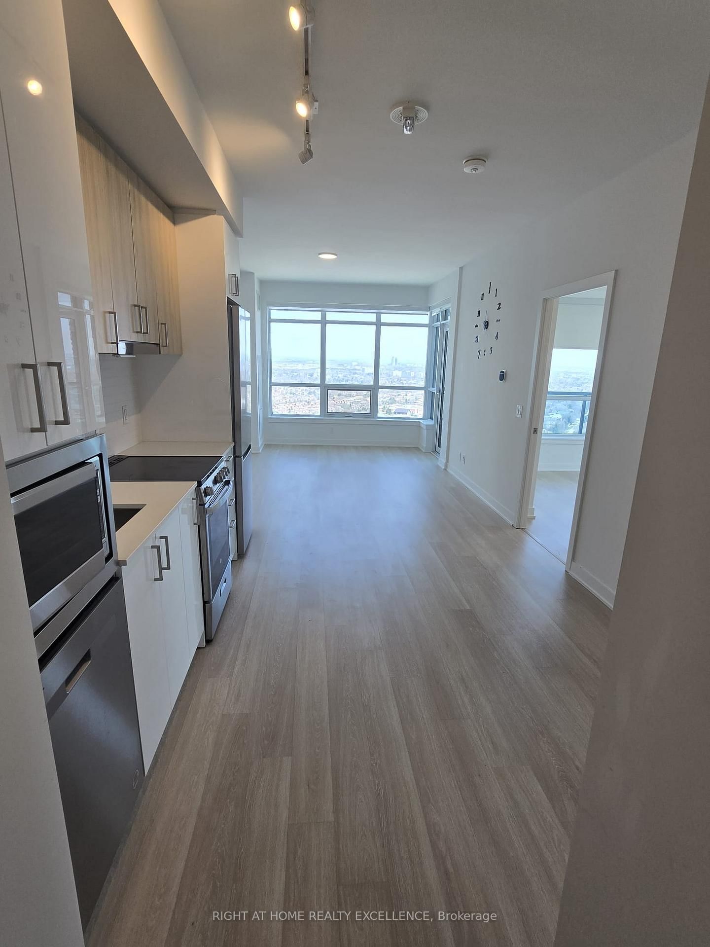 30 Upper Mall Way, Unit 3010 - Photo 8