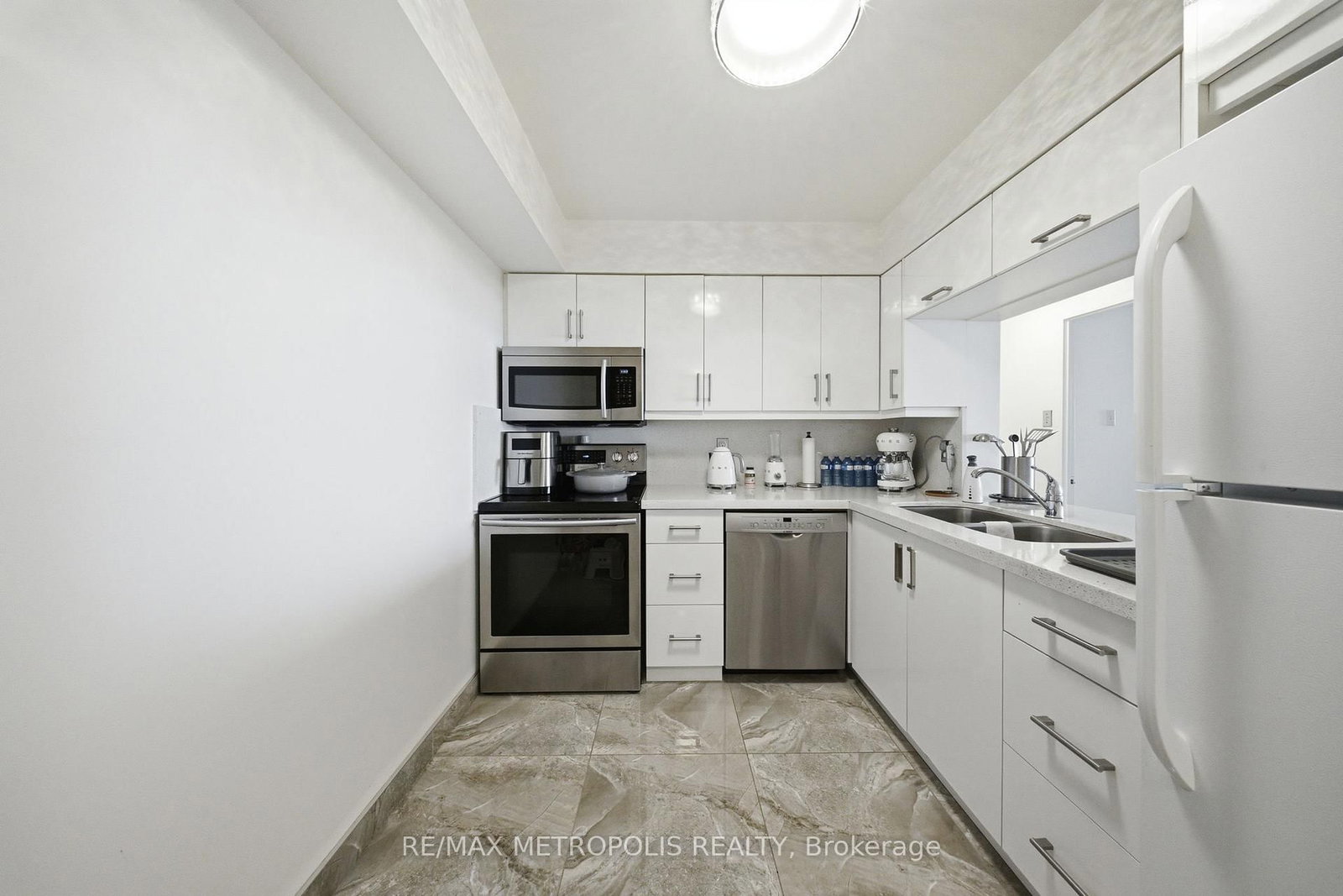 11 Townsgate Drive, Unit 1501 - Photo 14