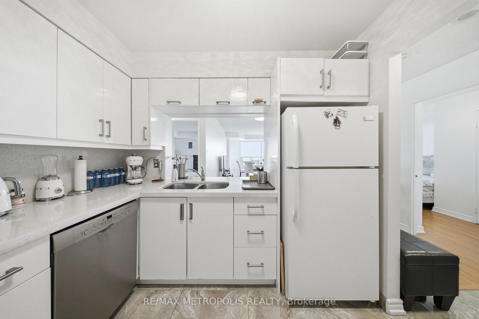 11 Townsgate Drive, Unit 1501 - Photo 15