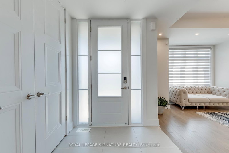 21 Kohn Lane, Markham, L6C 3J3 | Image 3