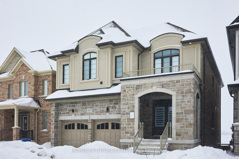 357 Danny Wheeler Blvd, Georgina, L4P 0K2 | Image 3