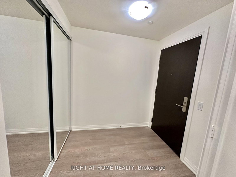 2115 - 9000 Jane St, Vaughan, L4K 0M6 | Image 2