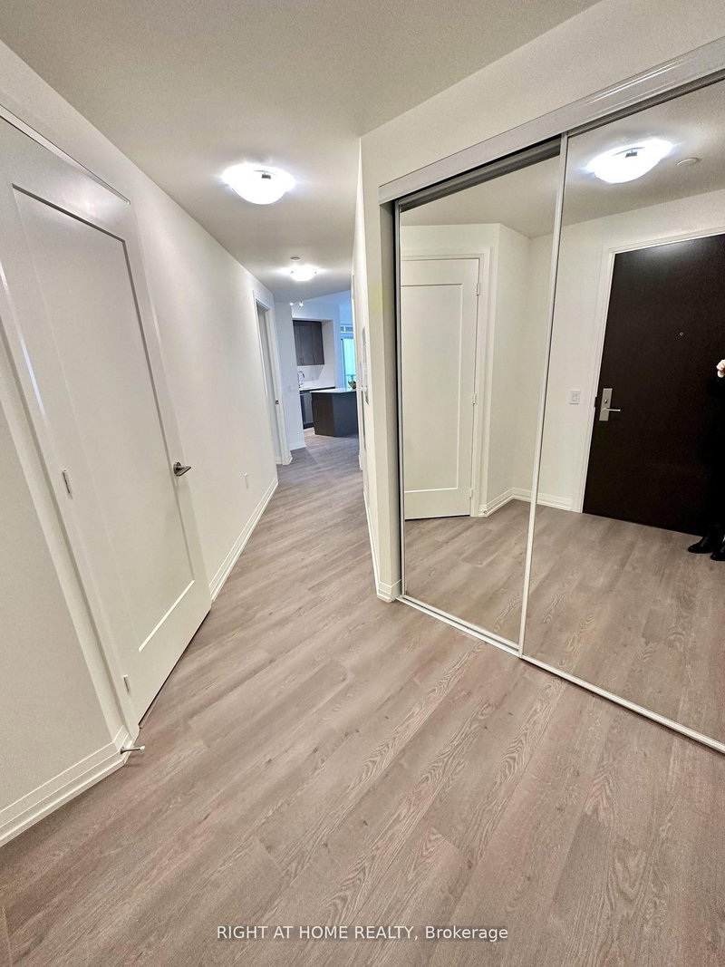 2115 - 9000 Jane St, Vaughan, L4K 0M6 | Image 3