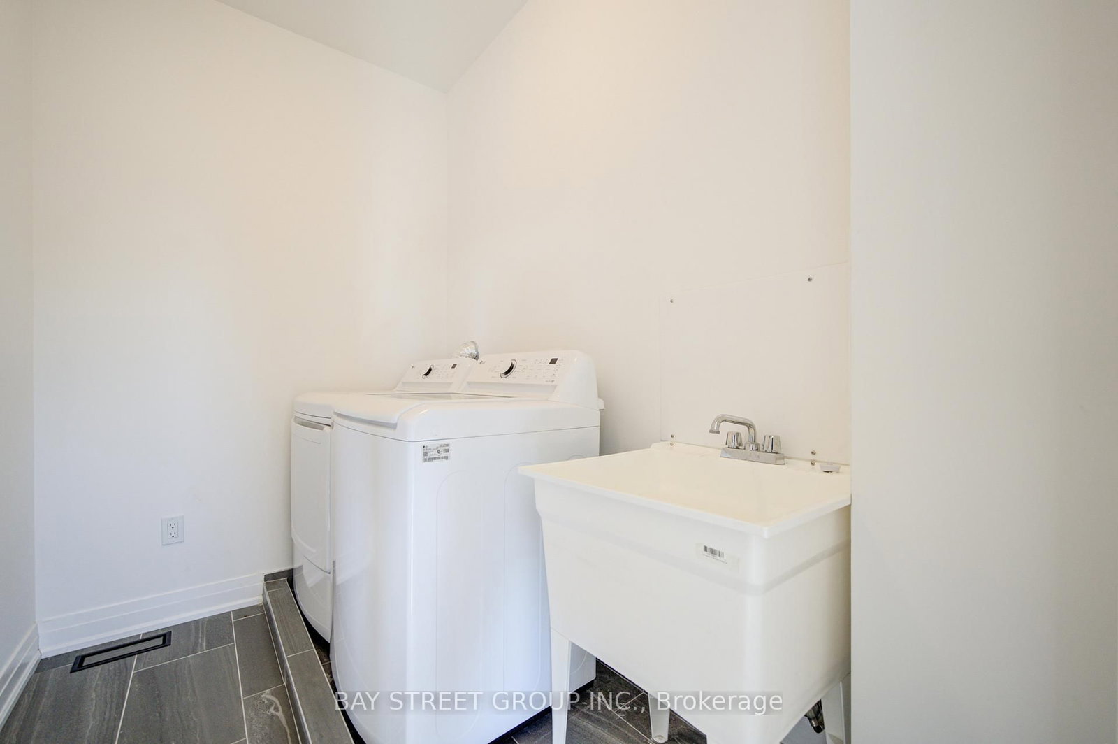 324 King Road - Photo 36