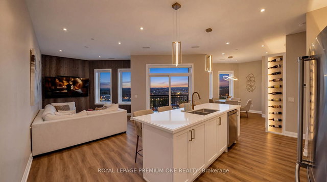 805 - 5917 Main Street