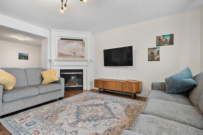 36 John W Taylor Ave, New Tecumseth, L9R 0B5 | Image 3