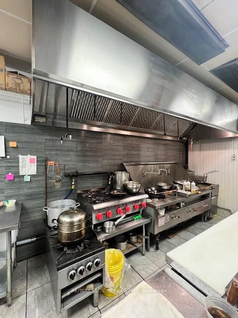 30 - 7181 Yonge St, Markham, L3T 0C7 | Image 3