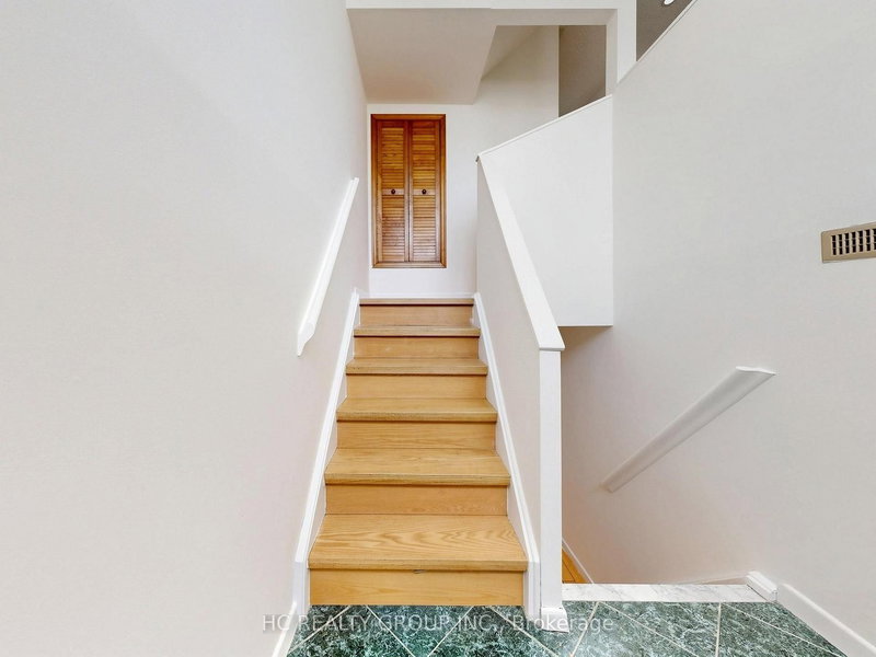 36 - 1742 John St, Markham, L3T 1Y9 | Image 3