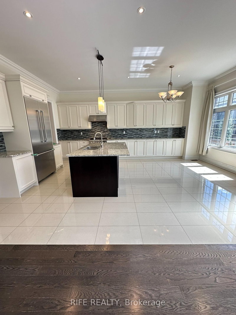 11 Yates Ave, Vaughan, L6A 4X5 | Image 2