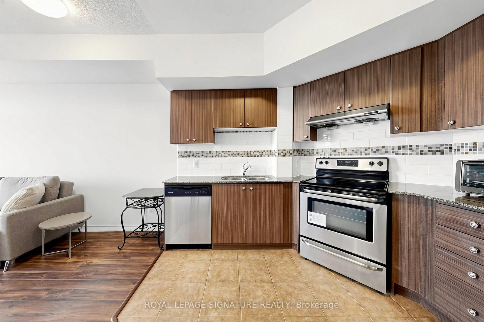 8323 KENNEDY Road, Unit 816 - Photo 10