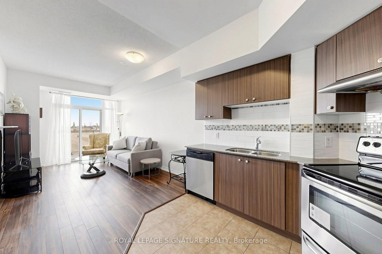 8323 KENNEDY Road, Unit 816 - Photo 11