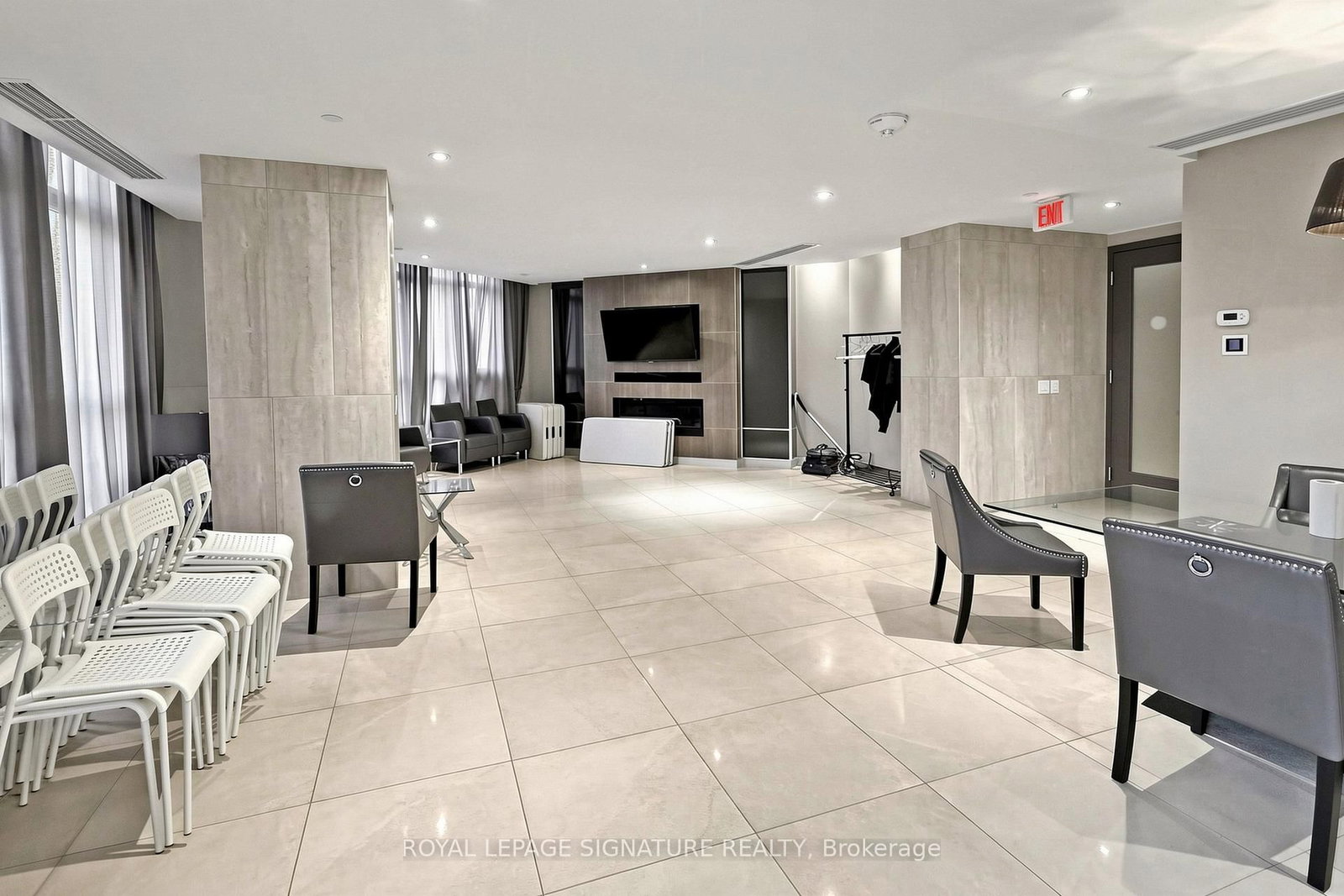 8323 KENNEDY Road, Unit 816 - Photo 24