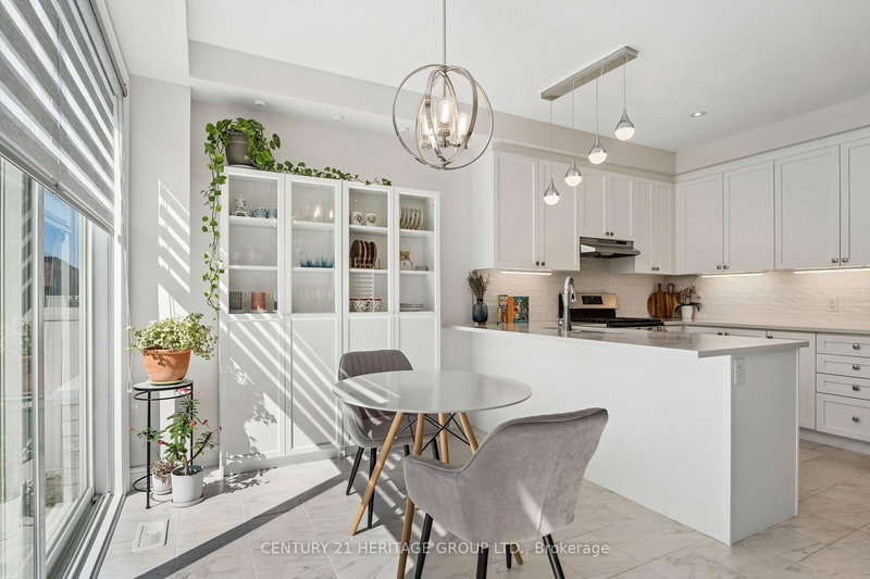 12 Terrell Ave, Georgina, L4P 0C8 | Image 3