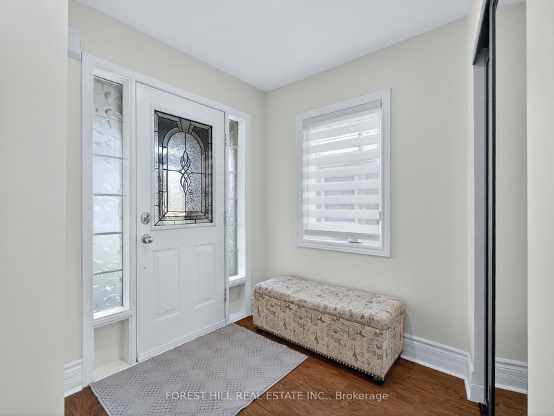 92 Noble Dr, Bradford West Gwillimbury, L3Z 3B4 | Image 3