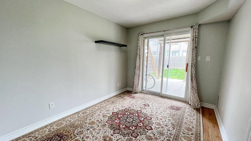 Lower - 6 Veseli Crt, Bradford West Gwillimbury, L3Z 3C3 | Image 2