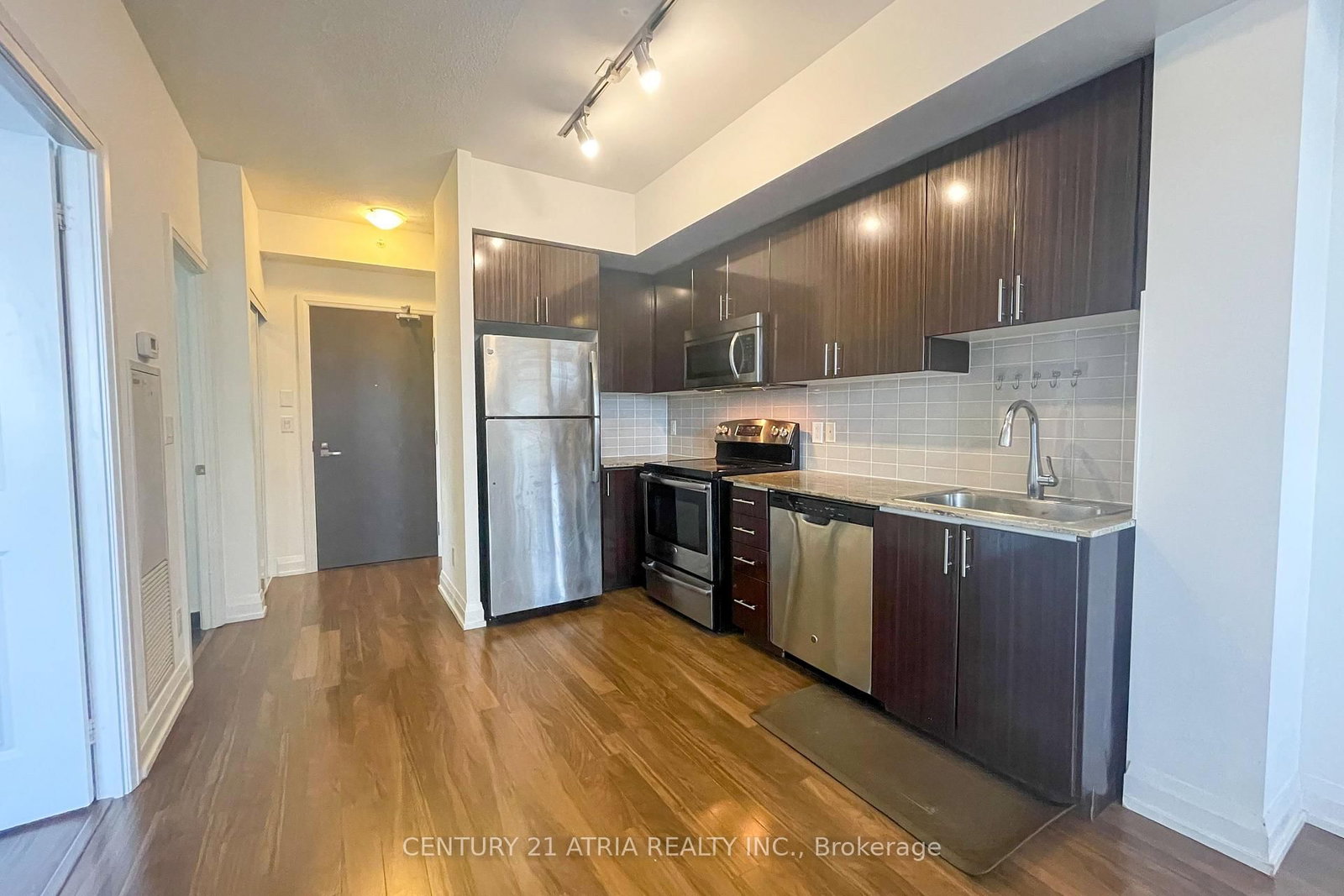 7161 Yonge Street, Unit 735 - Photo 3