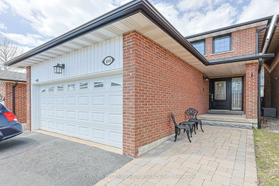 109 MAJOR BUTTONS Dr | Markham | Image