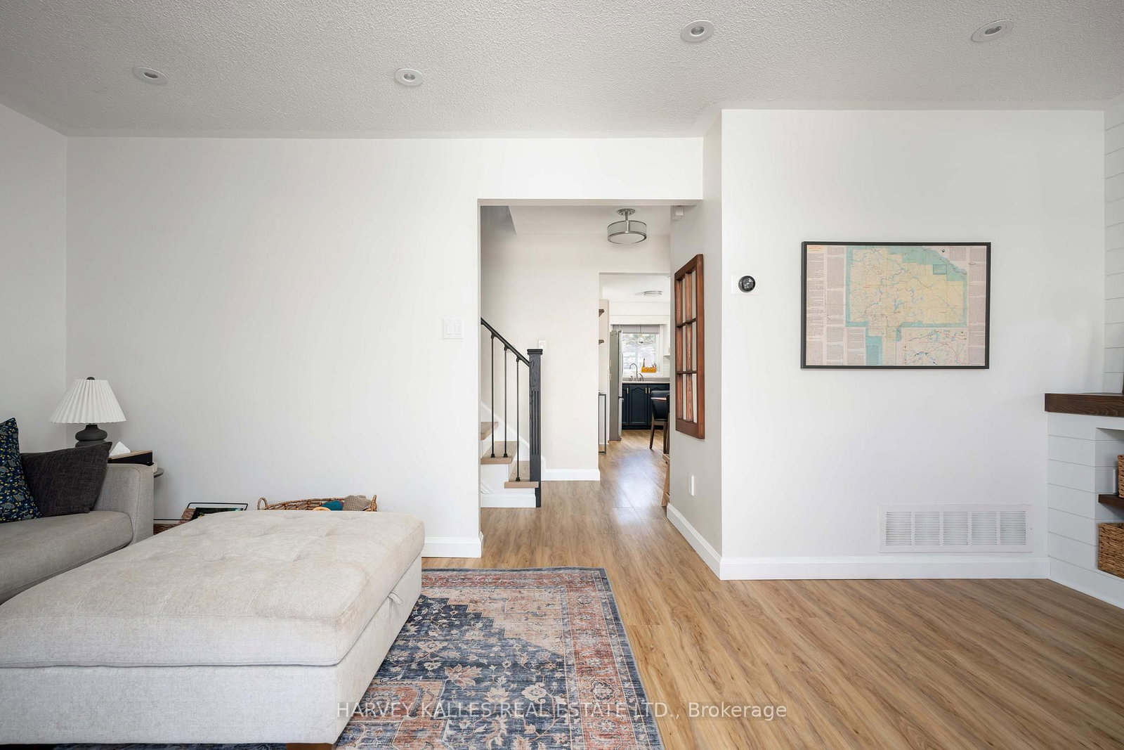 510 Pickering Crescent - Photo 13