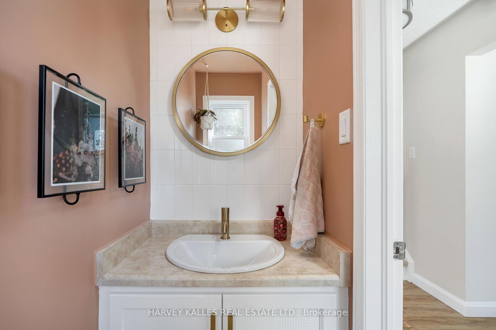 510 Pickering Crescent - Photo 15