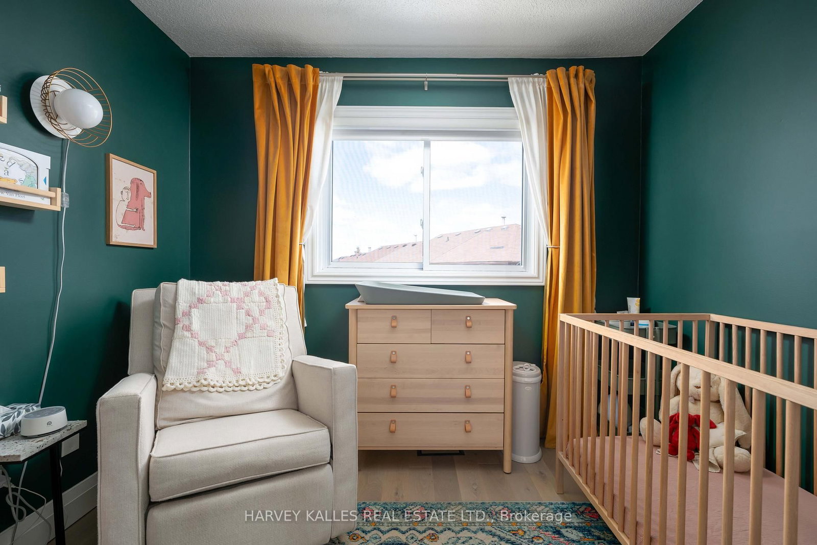 510 Pickering Crescent - Photo 17