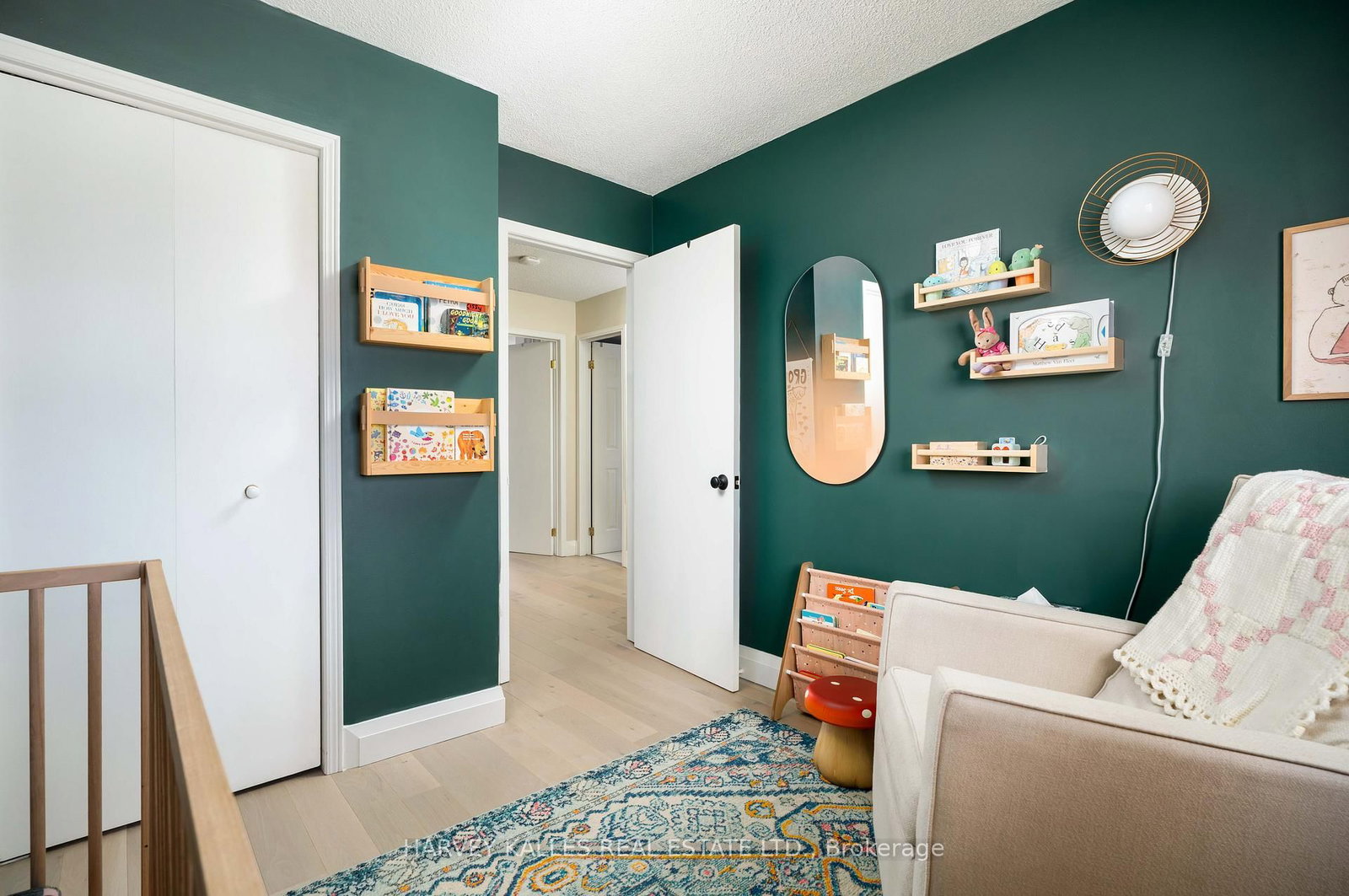 510 Pickering Crescent - Photo 18