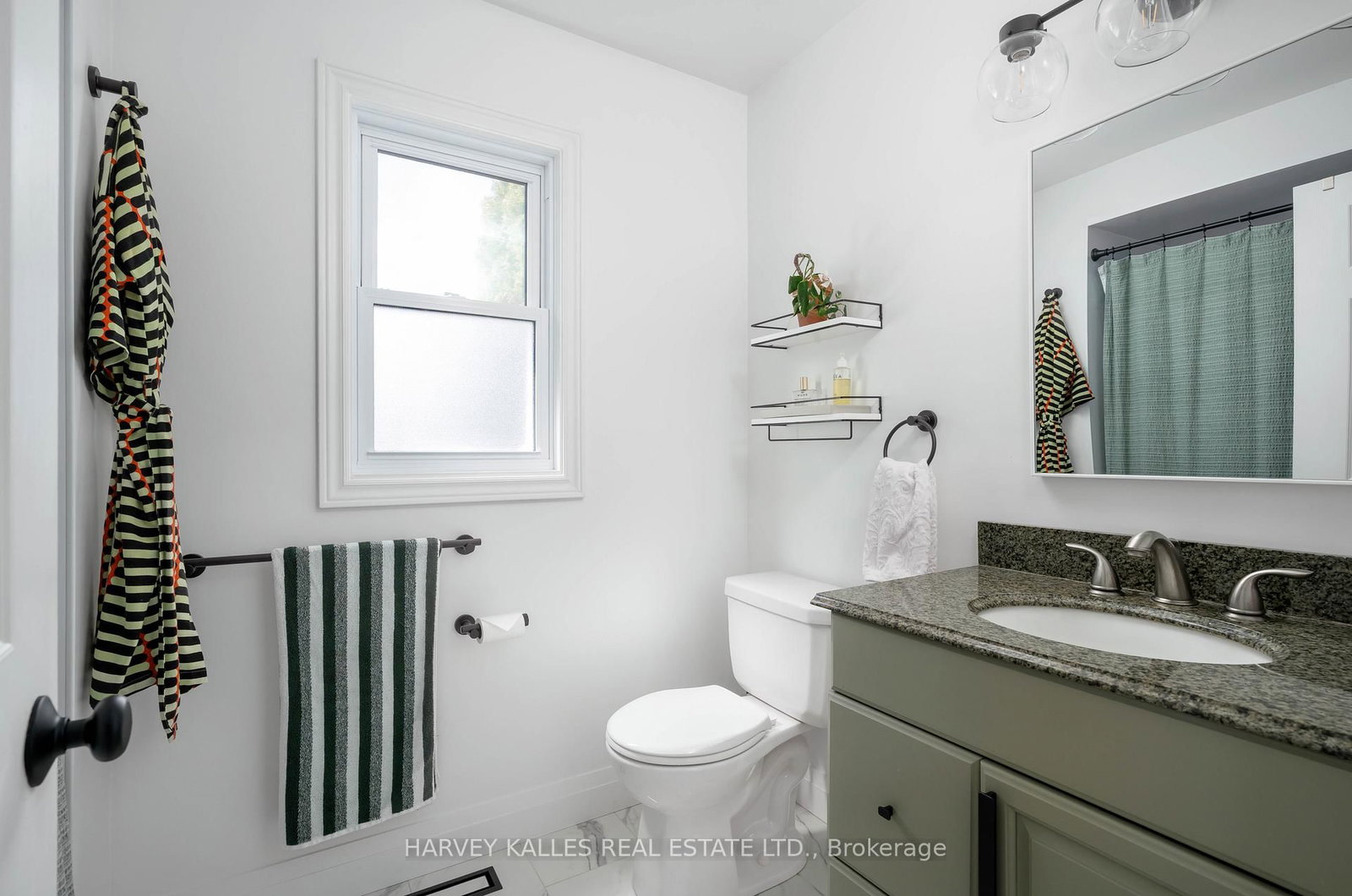 510 Pickering Crescent - Photo 22