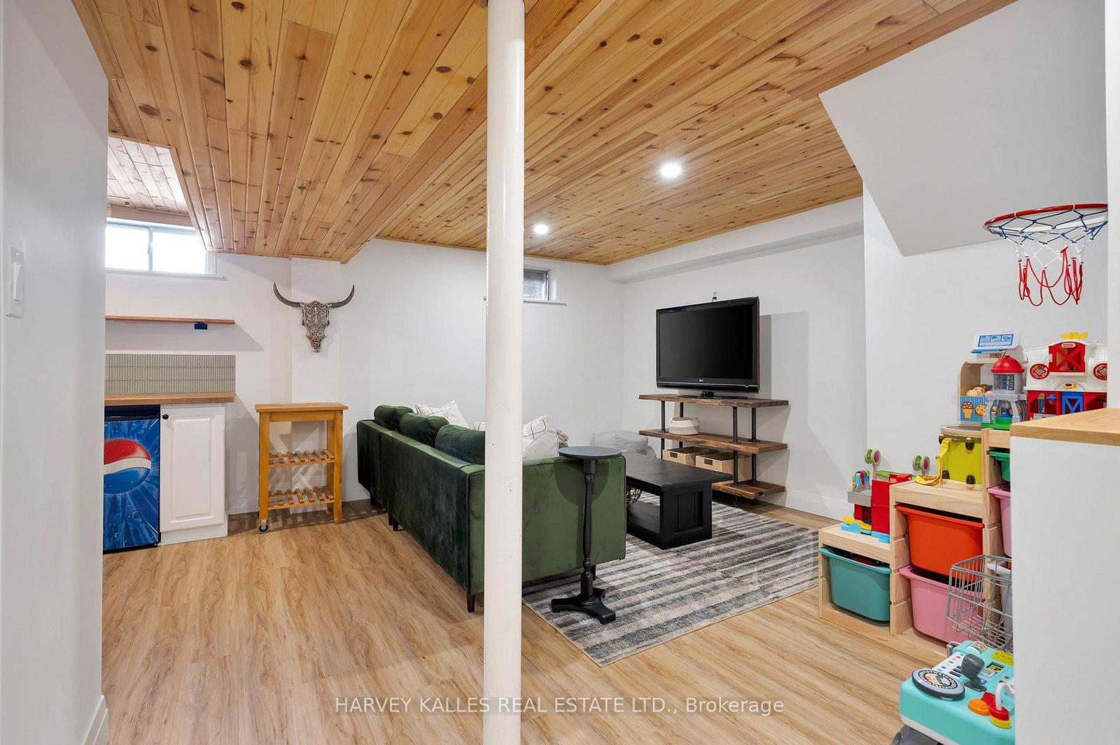 510 Pickering Crescent - Photo 28