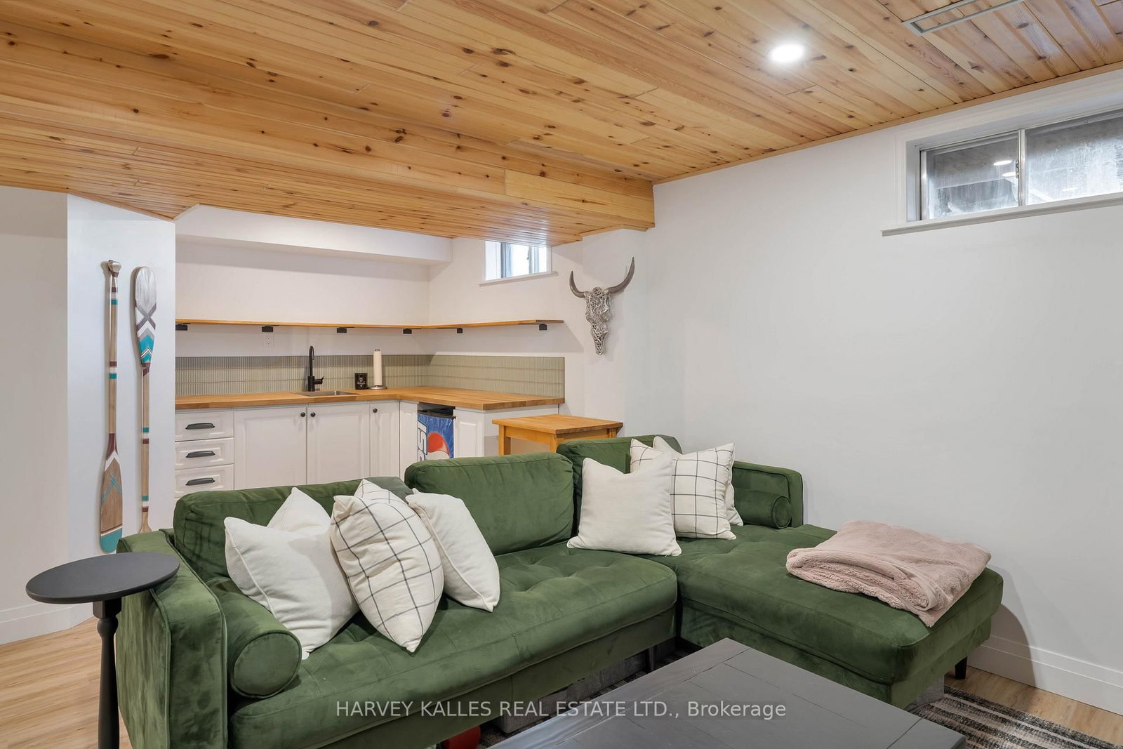 510 Pickering Crescent - Photo 30