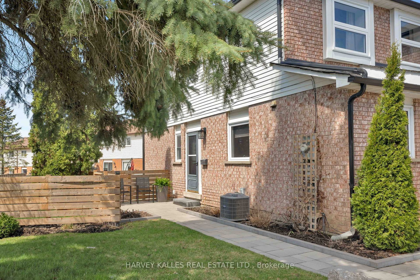 510 Pickering Crescent - Photo 45