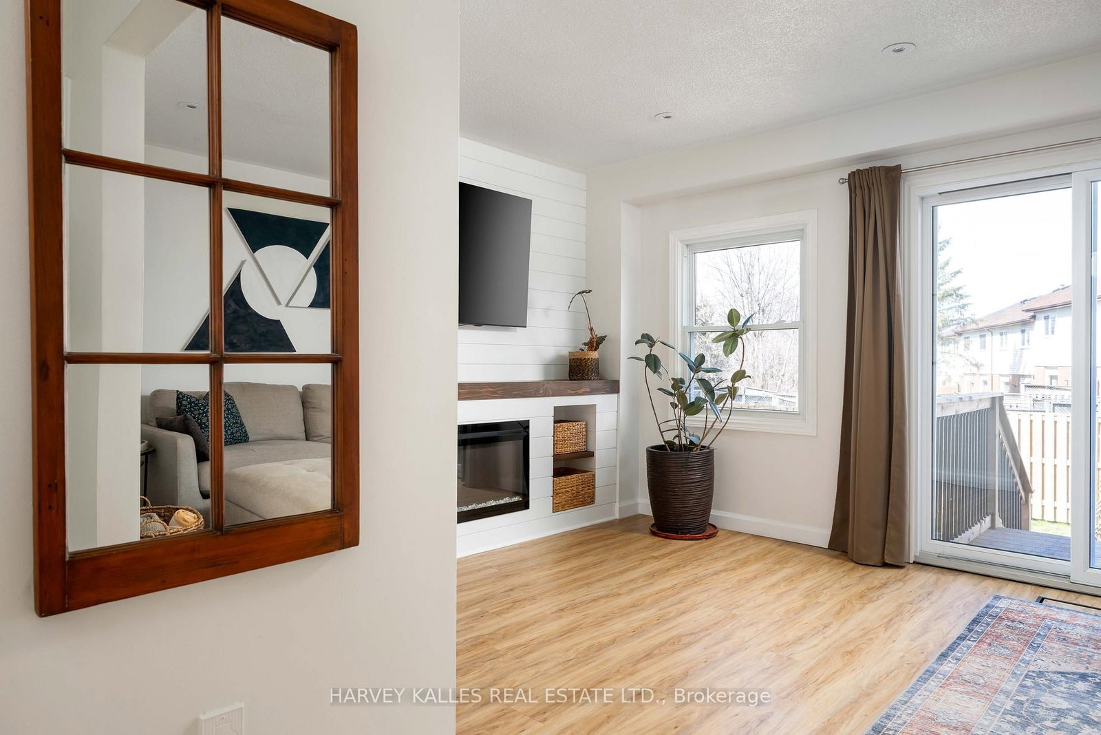 510 Pickering Crescent - Photo 8