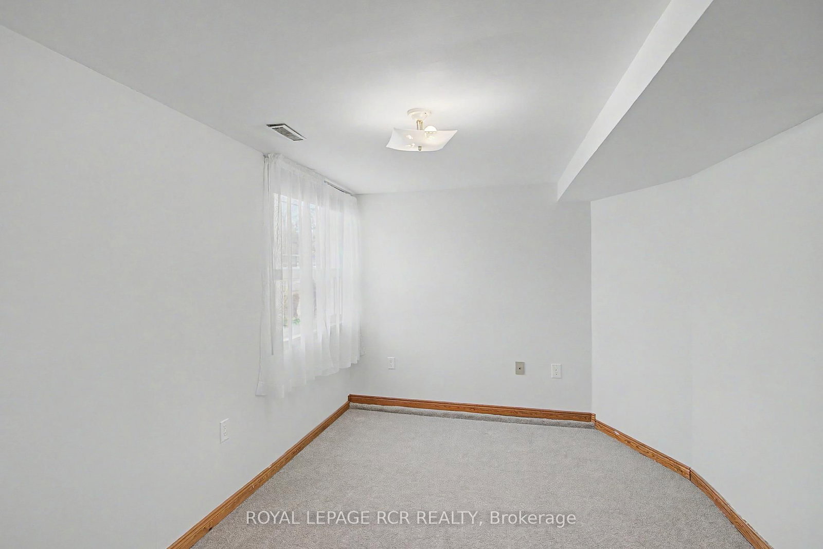 161 Charlotte Street S - Photo 10