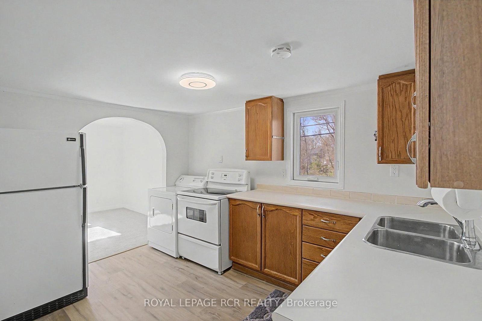 161 Charlotte Street S - Photo 12