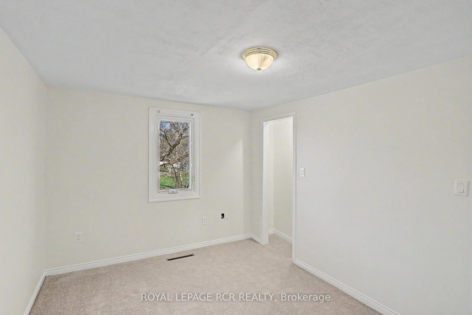 161 Charlotte Street S - Photo 19