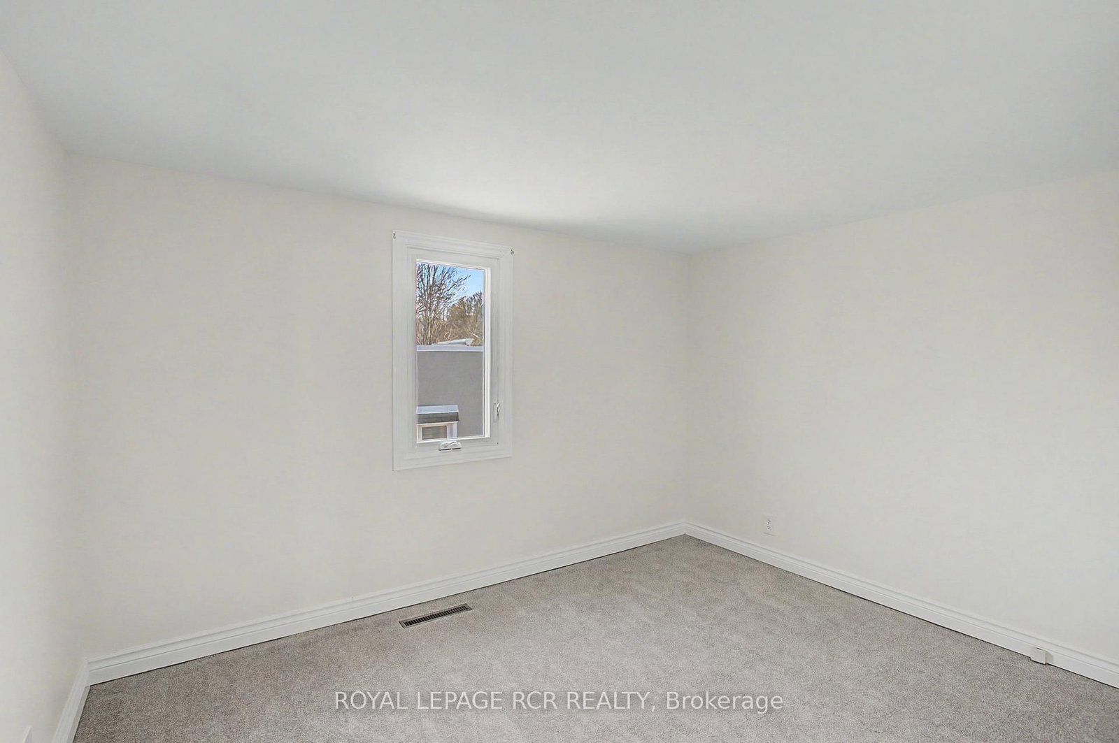 161 Charlotte Street S - Photo 20