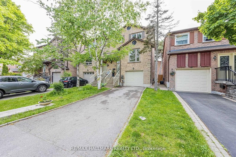Main - 131 Cottonwood Crt, Markham, L3T 5W9 | Image 2