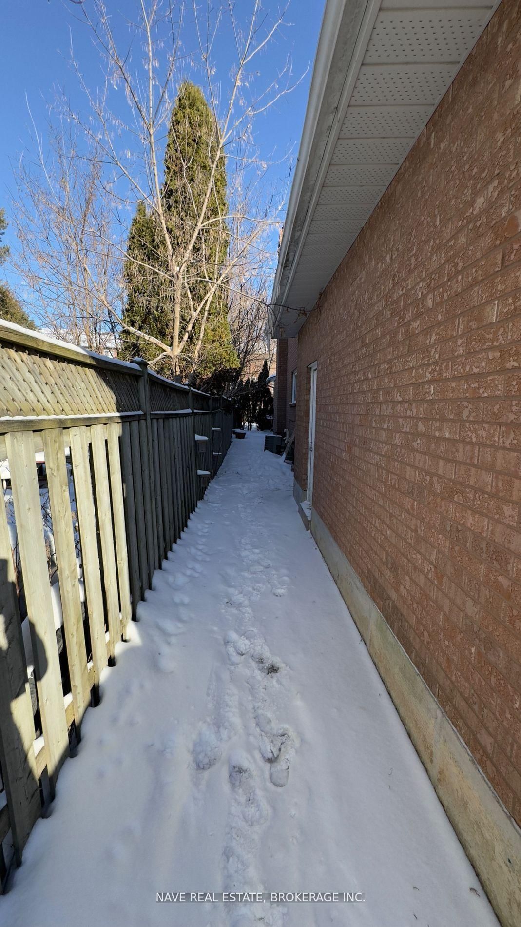 86 Elgin Mills Road W, Unit Basement - Photo 2