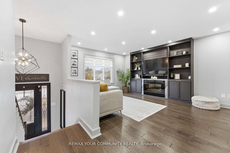 17 Fox Run Lane, Bradford West Gwillimbury, L3Z 2J1 | Image 3