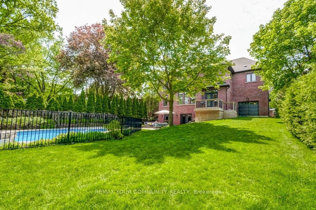 3 Strathroy Crescent - Photo 33