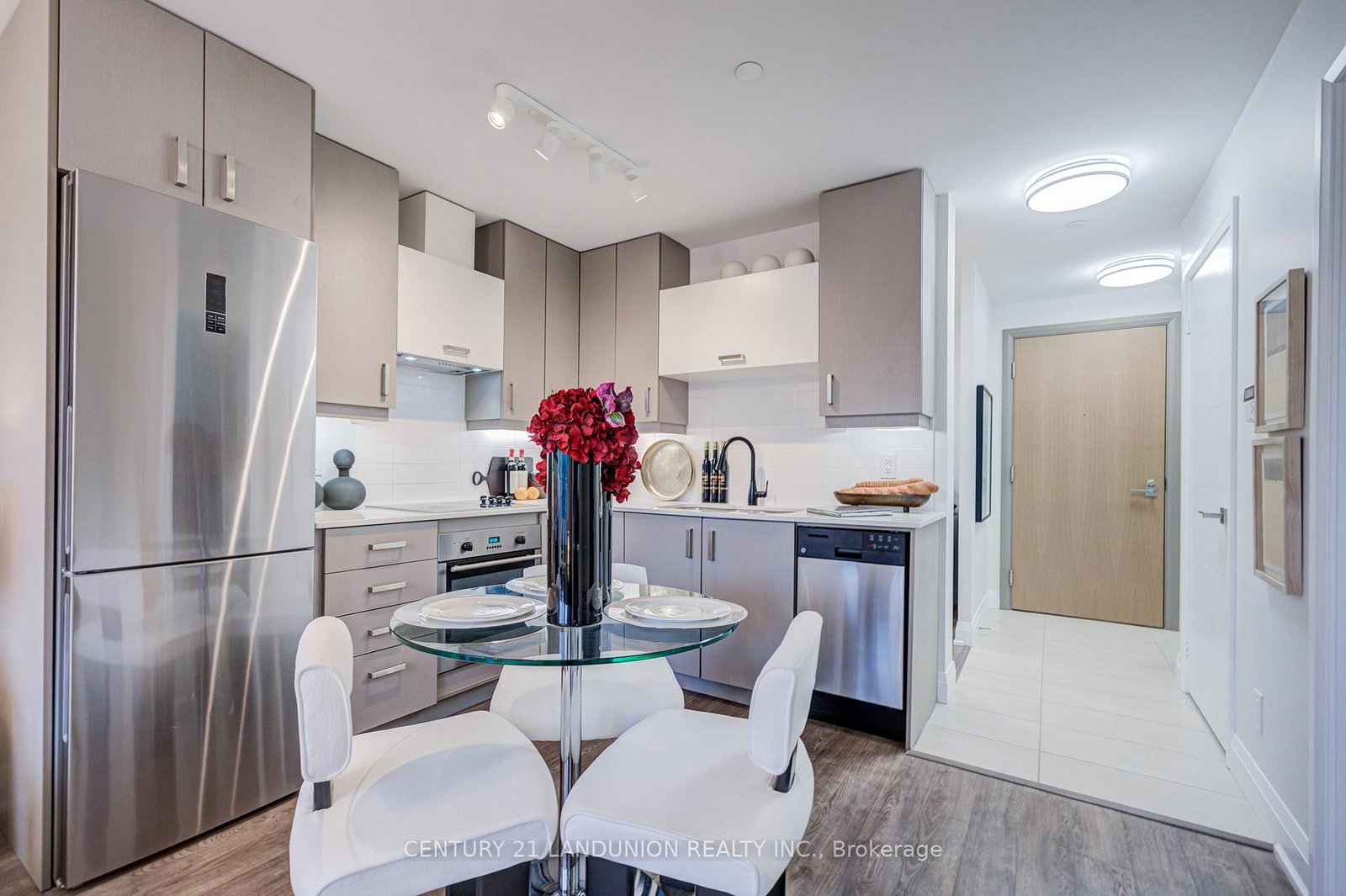 18 Uptown Drive, Unit 808 - Photo 4