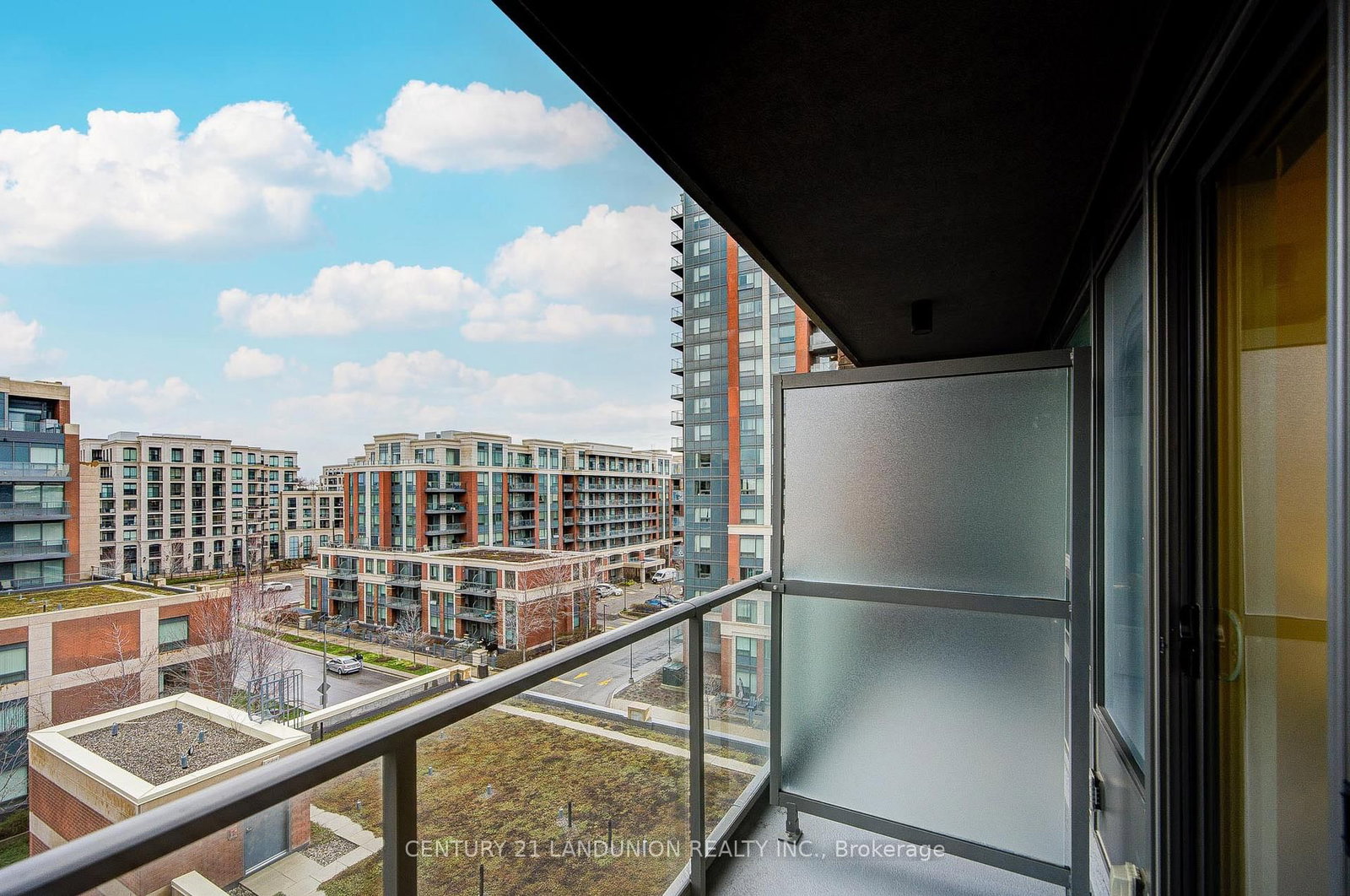 18 Uptown Drive, Unit 808 - Photo 8