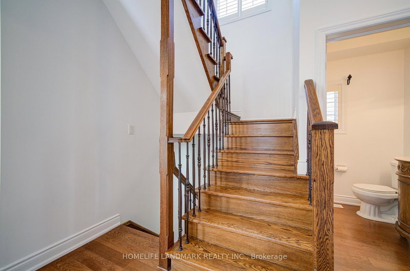 24 Champagne Crt, Richmond Hill, L4S 1X9 | Image 3